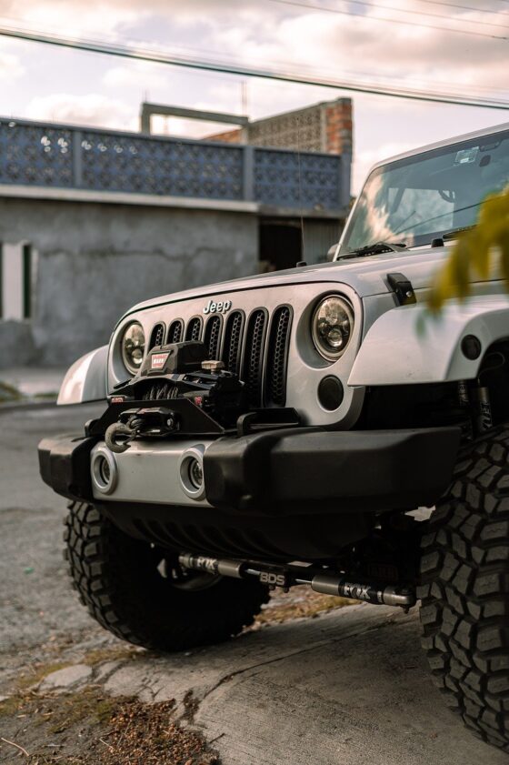 comparing jeep compass and cherokee 5